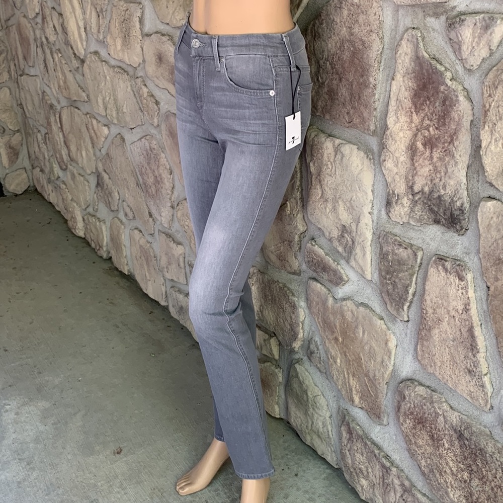 7 FOR ALL MANKIND | Karah Gray Form Fitted Straight Leg Jeans - Picture 3 of 12